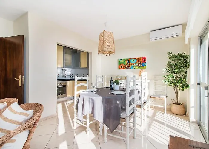 Sea Side By Algarstays شقة