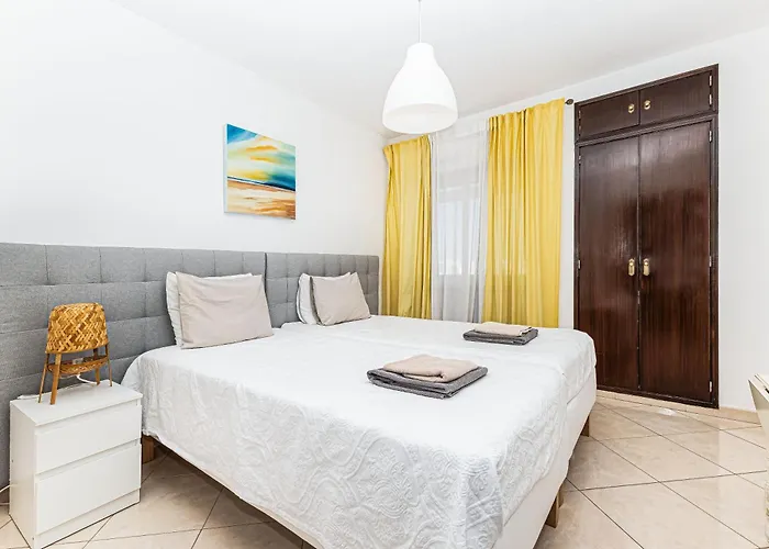 Sea Side By Algarstays شقة Armação de Pêra